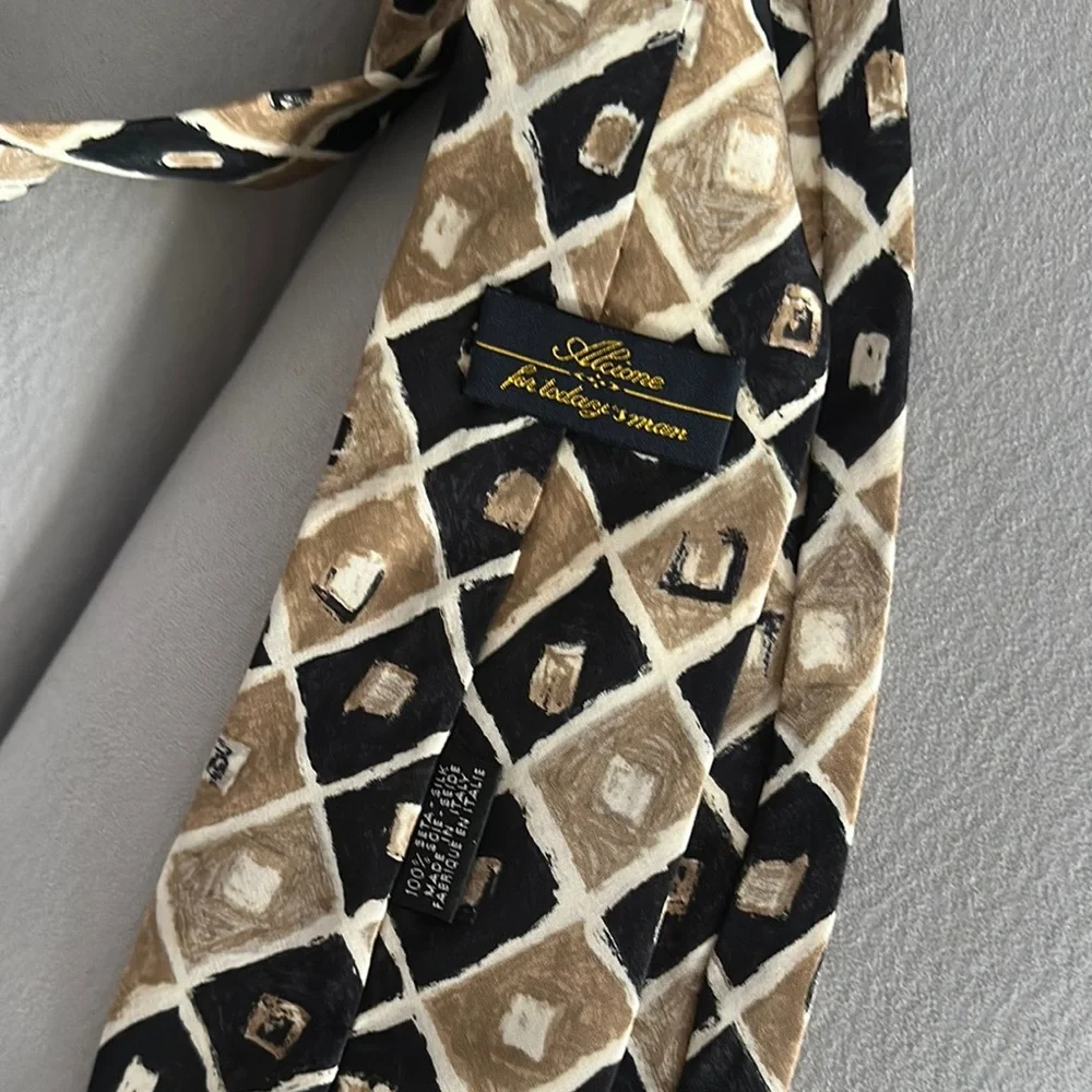 Elegant Black and Tan Geometric Tie